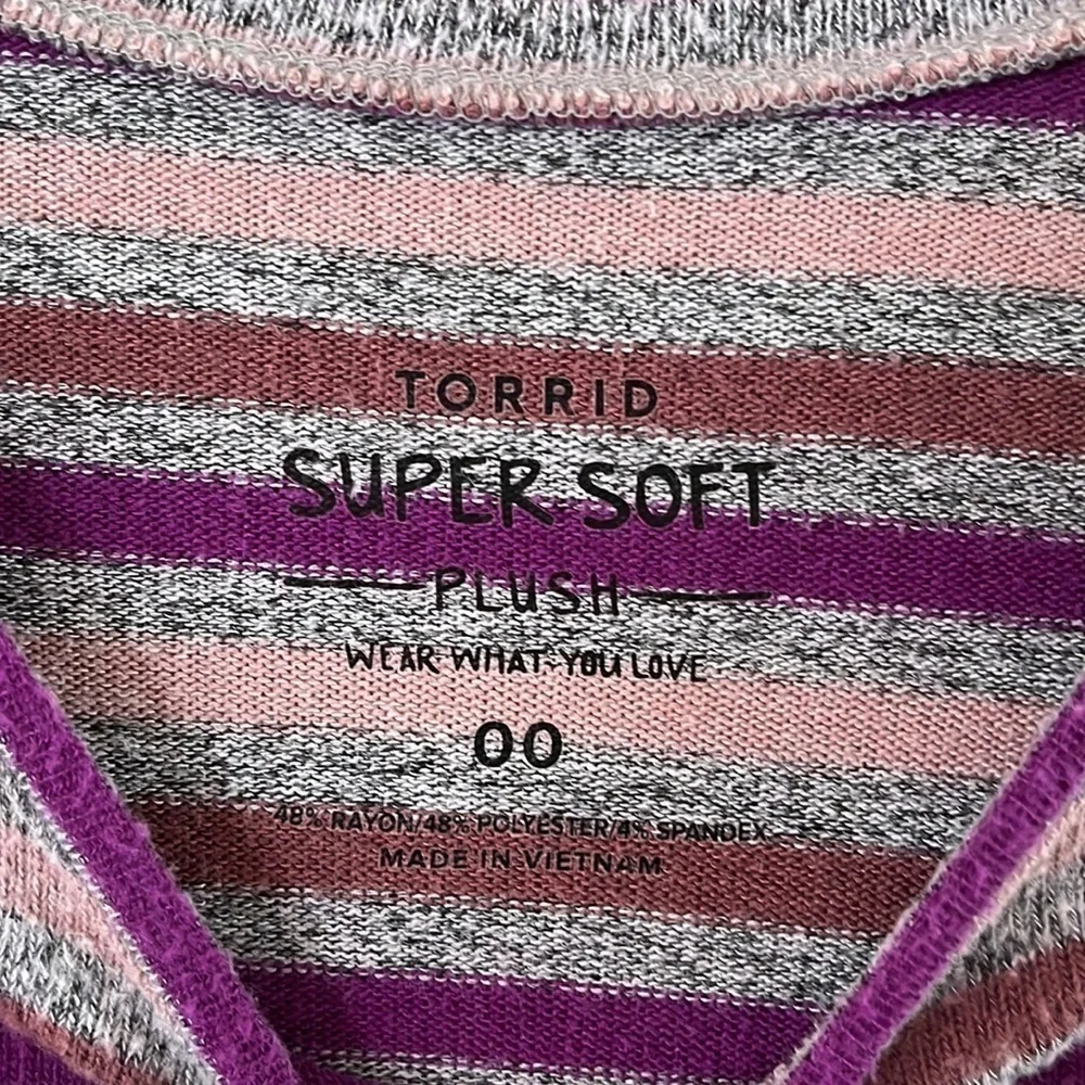 Torrid Super Soft Plush gray w/purple lt pink and lt brown stripes size 00